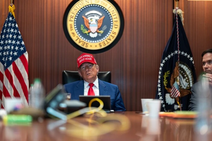 Ізраїль та Іран погодились на повне припинення вогню – Трамп
