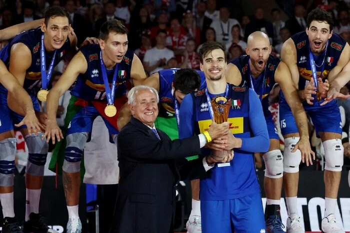 In Italien wurde die Information über ein Freundschaftsvolleyballspiel mit Russland zurückgewiesen