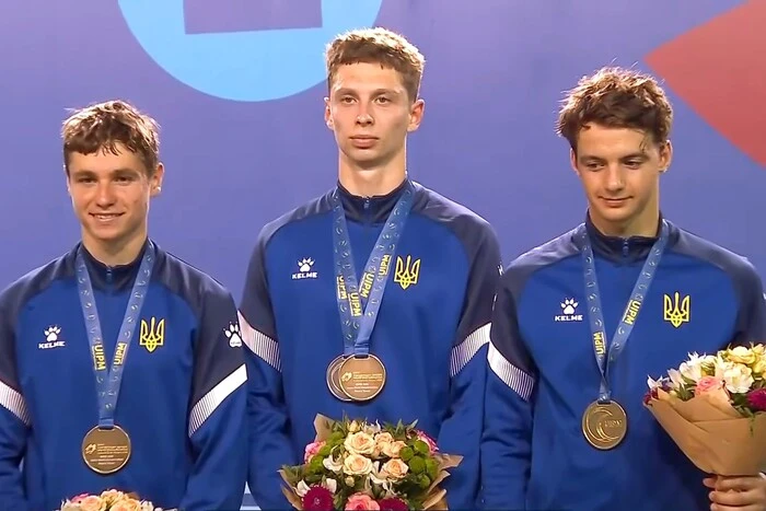 Die Ukraine hat die erste historische Mannschaftsgoldmedaille bei den Junioren-Weltmeisterschaften gewonnen