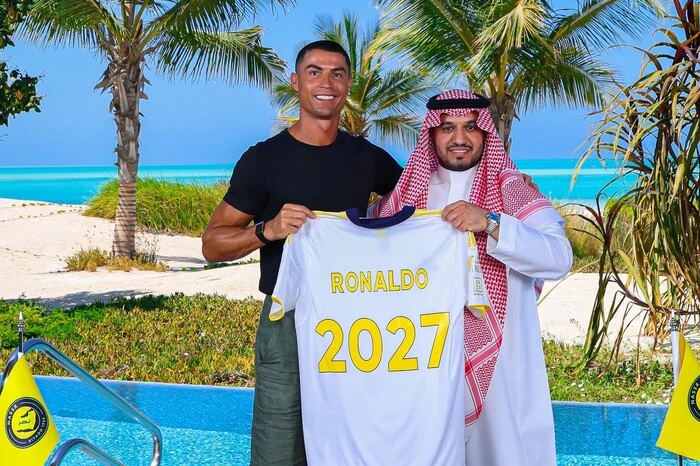 Über 650 Millionen US-Dollar in zwei Jahren. Bekannte Details über Ronaldos neuen fantastischen Vertrag