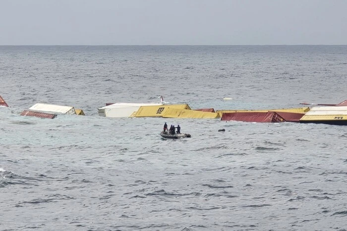 In der Nähe der Küste Indiens ist ein Schiff mit gefährlicher Fracht gesunken, an Bord waren Ukrainer