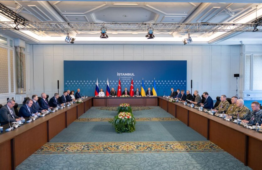 Ukraine and Russia exchanged documents at talks in Istanbul and are preparing for a new prisoner exchange