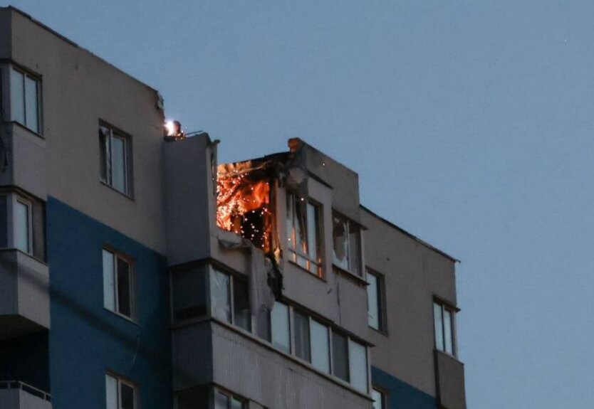 Ворог атакував Харків уночі: є влучання у житлові будинки