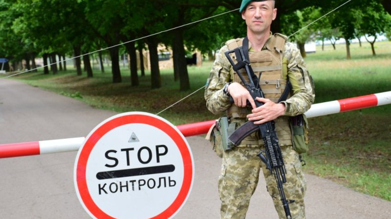 Женщина пыталась вывезти своего мужа за границу — что решил суд