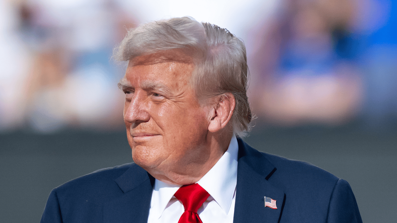 Trump considers supplying Ukraine with long-range JASSM missiles - media