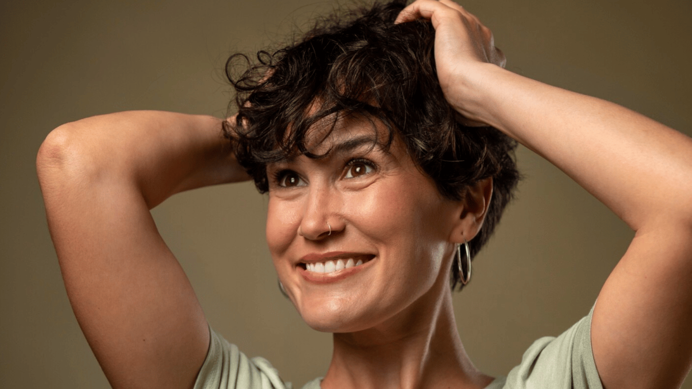 Hairstyle that Makes You Look Younger and Adds Volume to Hair After 45