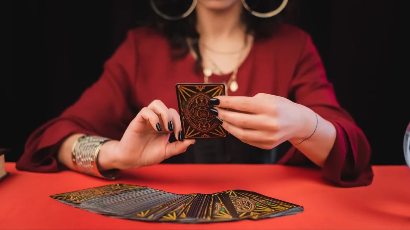 Tarot przewidzi przełomowe wydarzenia dla tych znaków zodiaku do końca lipca