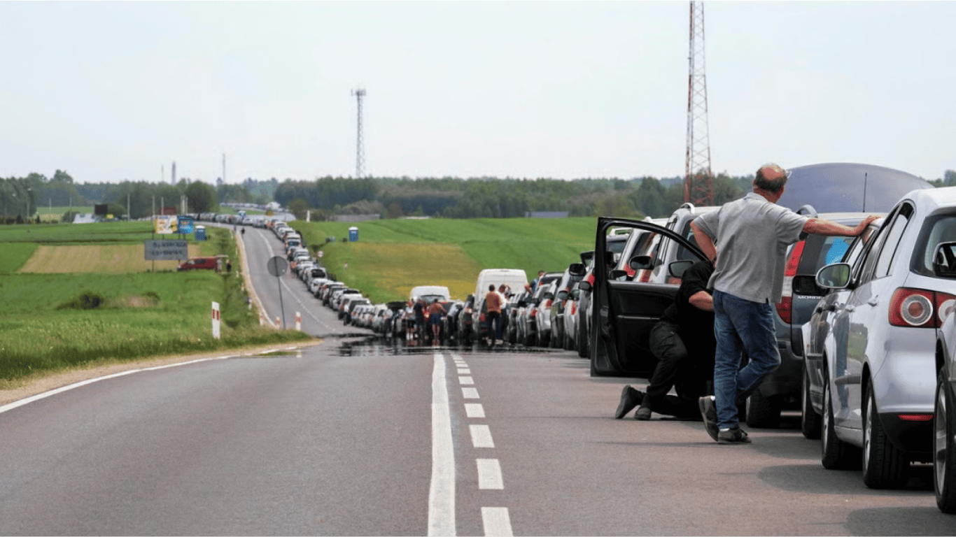 You will have to wait in traffic jams - queues at the border today
