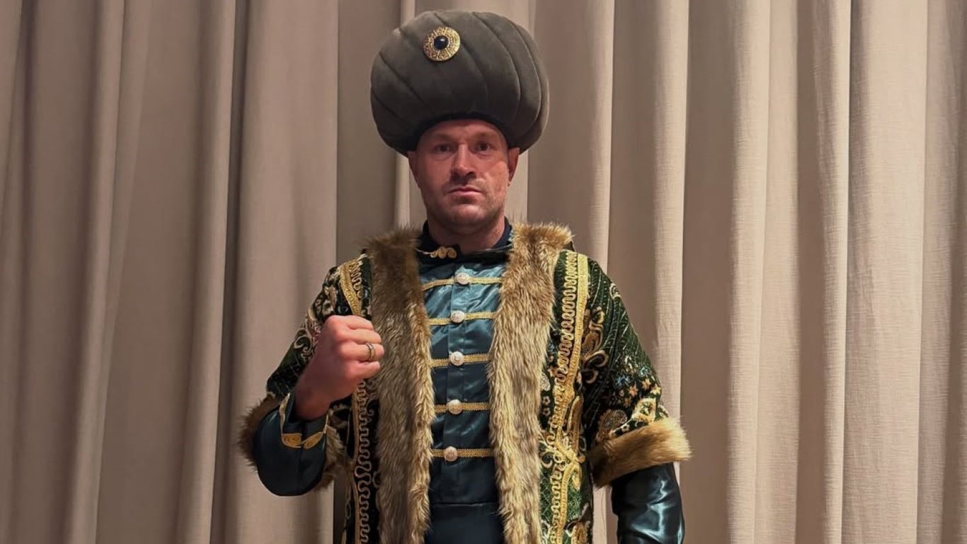 Fury gratulierte Usyk zu dem K.O. und erklärte, dass er ihn ein drittes Mal besiegen wird