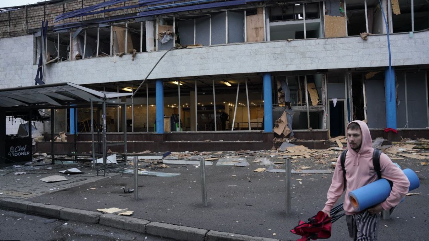 Die Russische Föderation zerstörte die U-Bahn-Station 'Lukjanivska' - Fotobericht