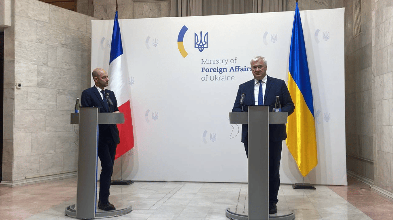 Чи готова Україна до зустрічі Зеленського і Путіна — заява Сибіги