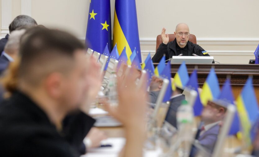 На рахунках бригад залишаються до 20 млрд грн - Шмигаль