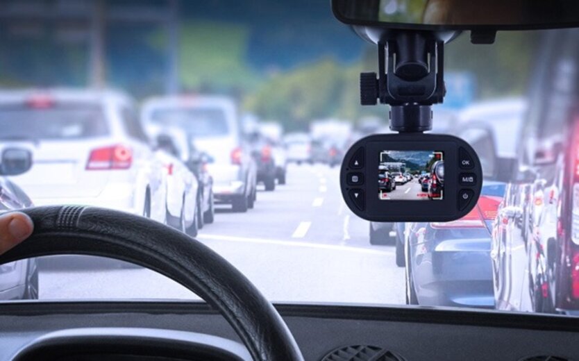 Ukrainian drivers are facing raids on the roads: how to avoid fines